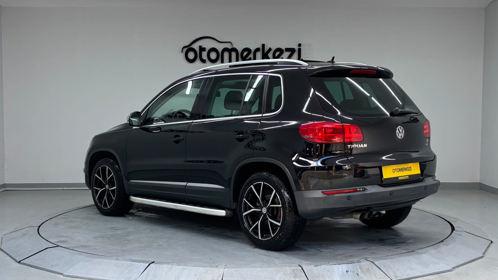 VOLKSWAGEN TIGUAN 25